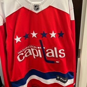 Washington Capitals Alternative Fanatics Jersey, size Men’s Small